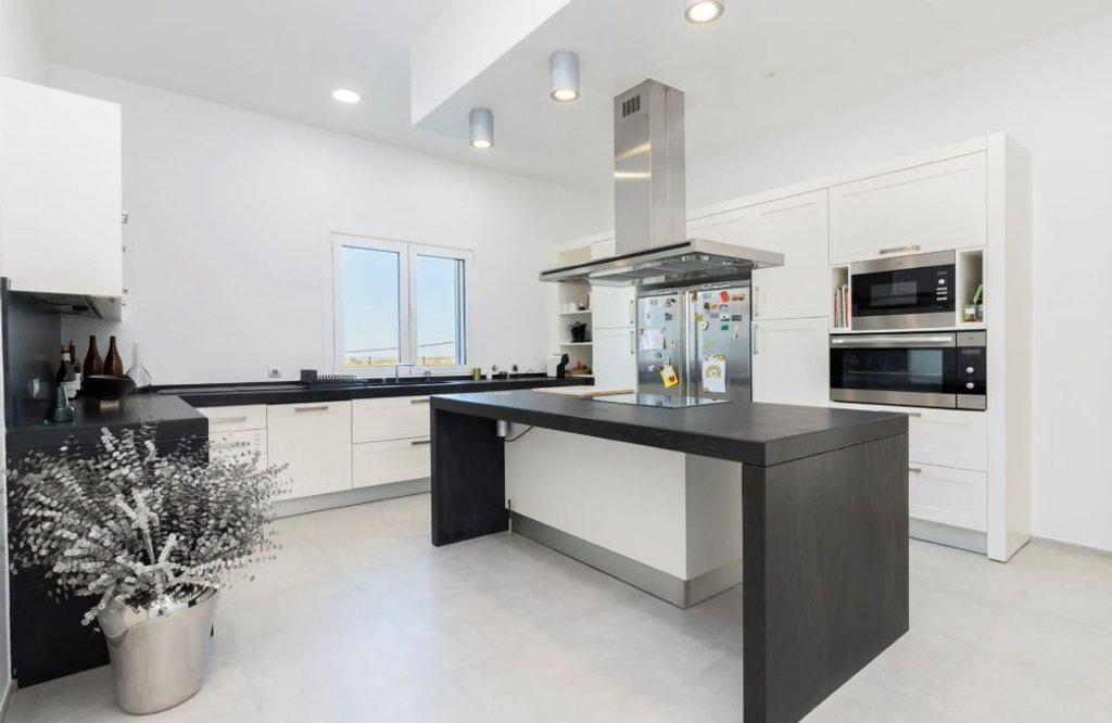 Вилла с 5 спальнями в Лиссабоне