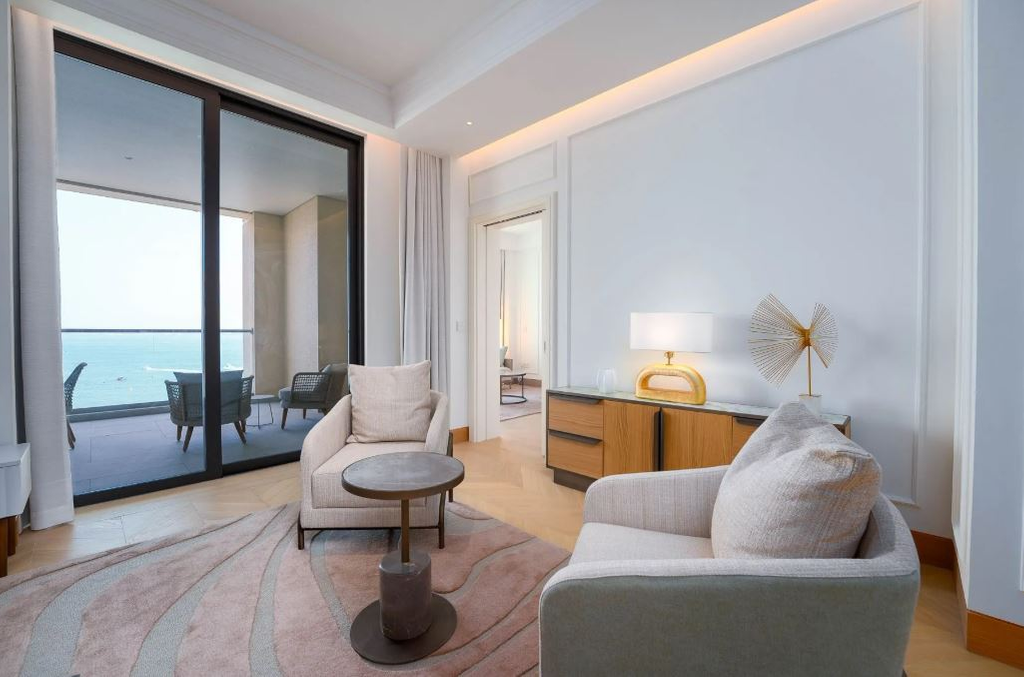 Апартаменты с 3 спальнями в Four Seasons