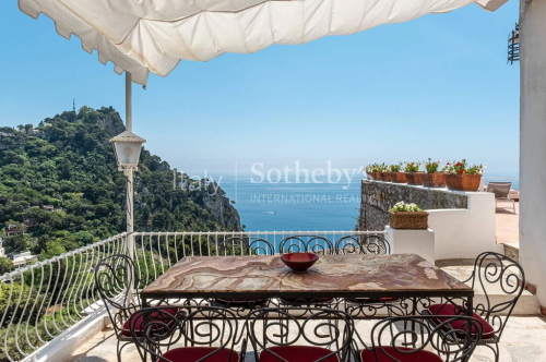 Вилла с 5 спальнями на Капри 39302