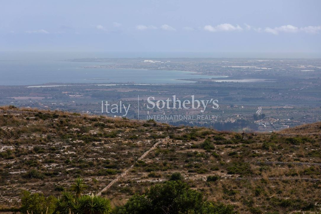 Вилла с 3 спальнями на Сицилии