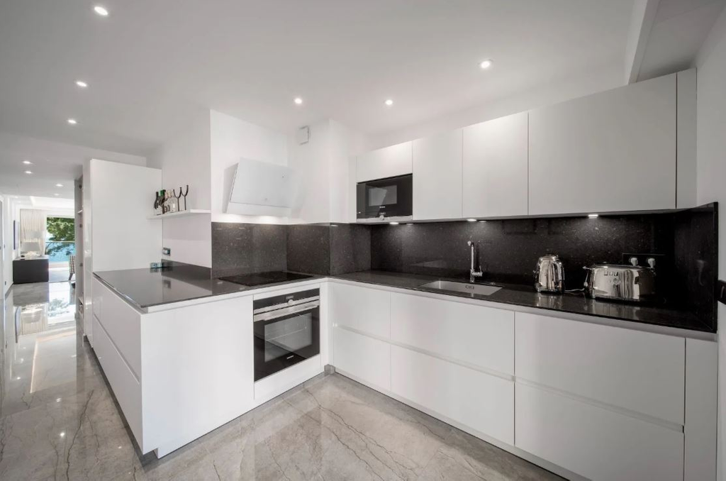 Апартаменты с видом на море в Каннах