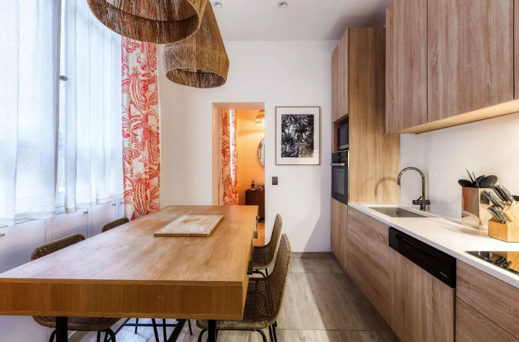 Апартаменты с 4 спальнями в Париже