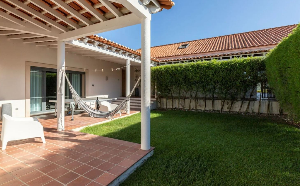 Вилла с 5 спальнями в Лиссабоне