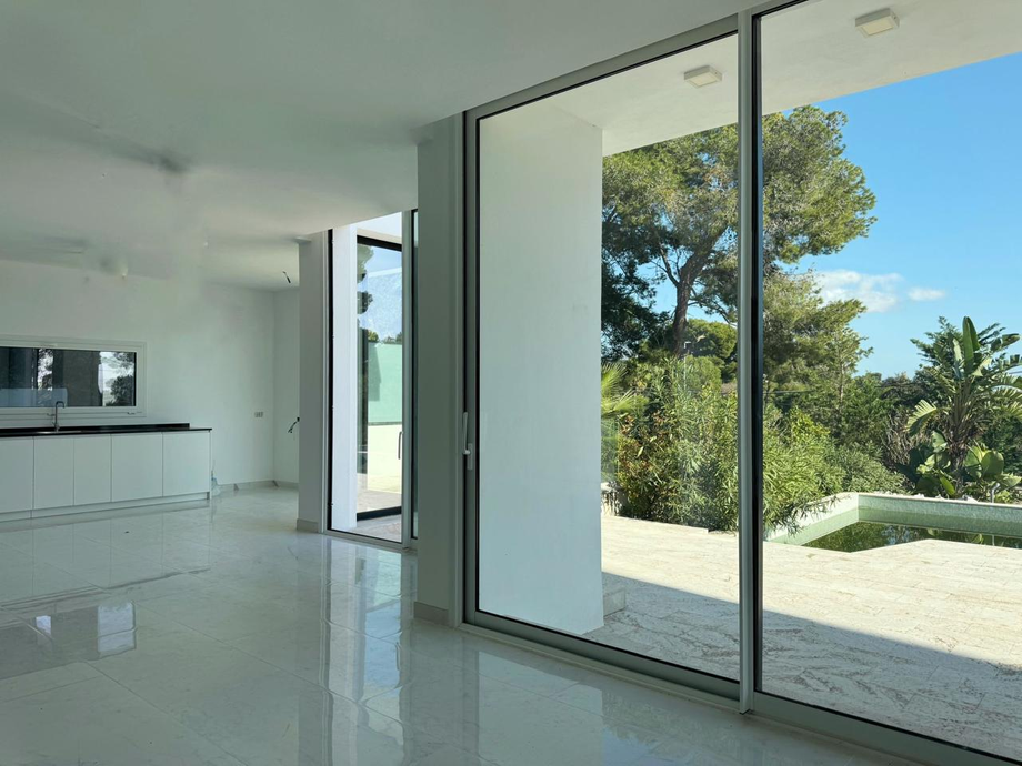 5-спальная вилла в Калонже