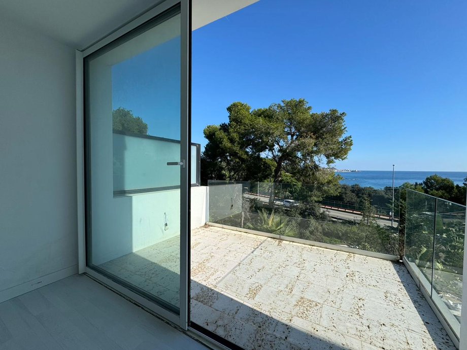 5-спальная вилла в Калонже