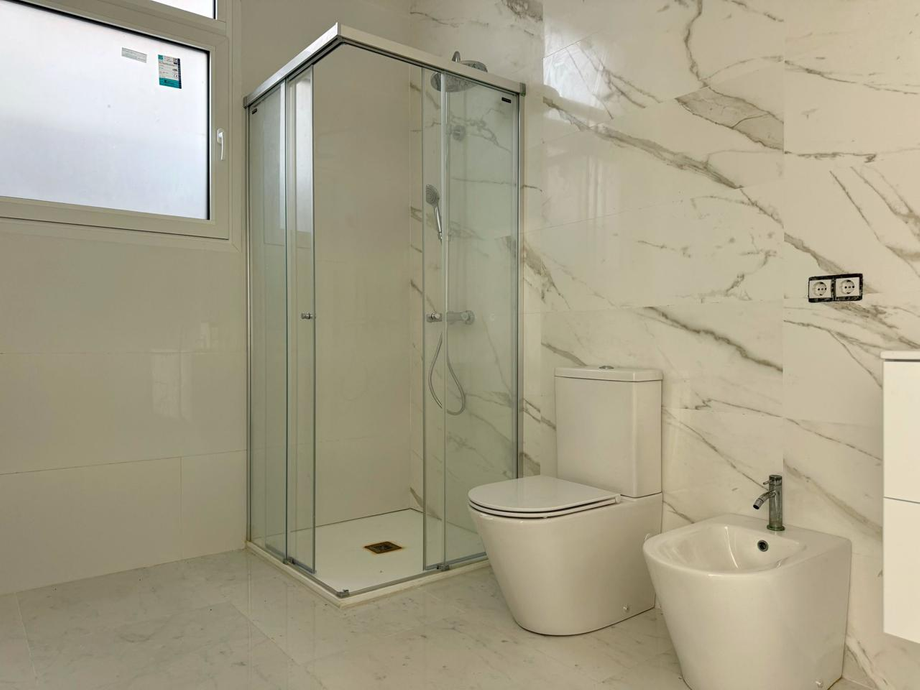 5-спальная вилла в Калонже