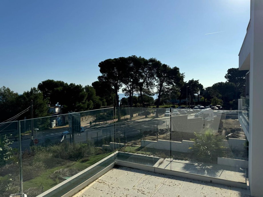 5-спальная вилла в Калонже