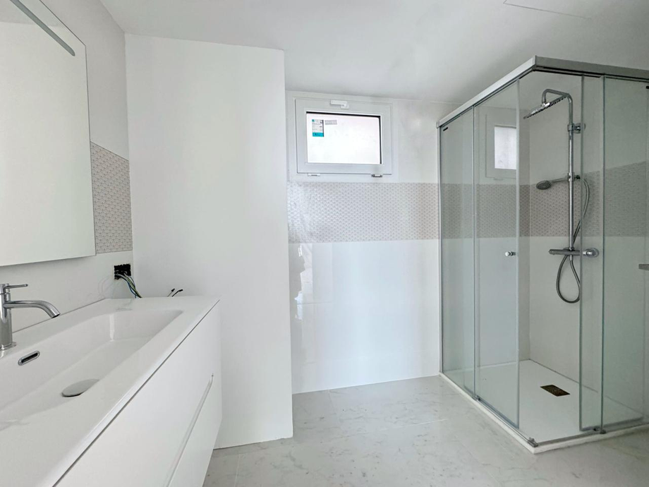 5-спальная вилла в Калонже