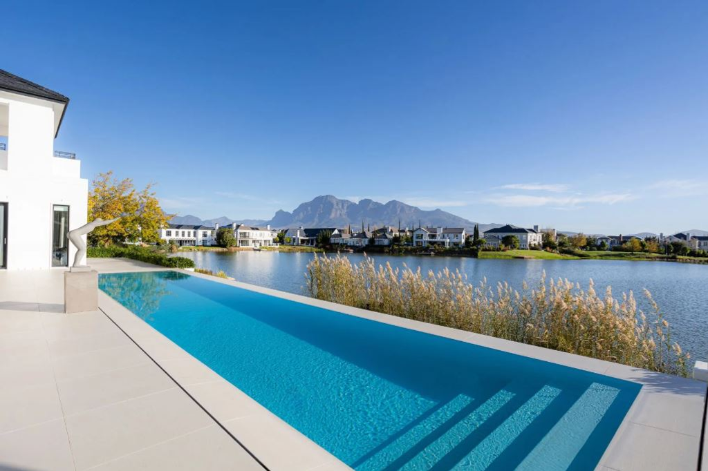 Вилла с 6 спальнями в Южной Африке