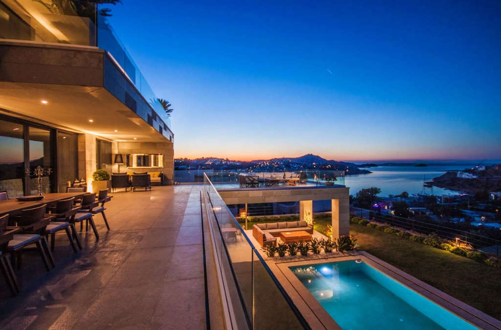 Вилла с 6 спальнями в Бодруме