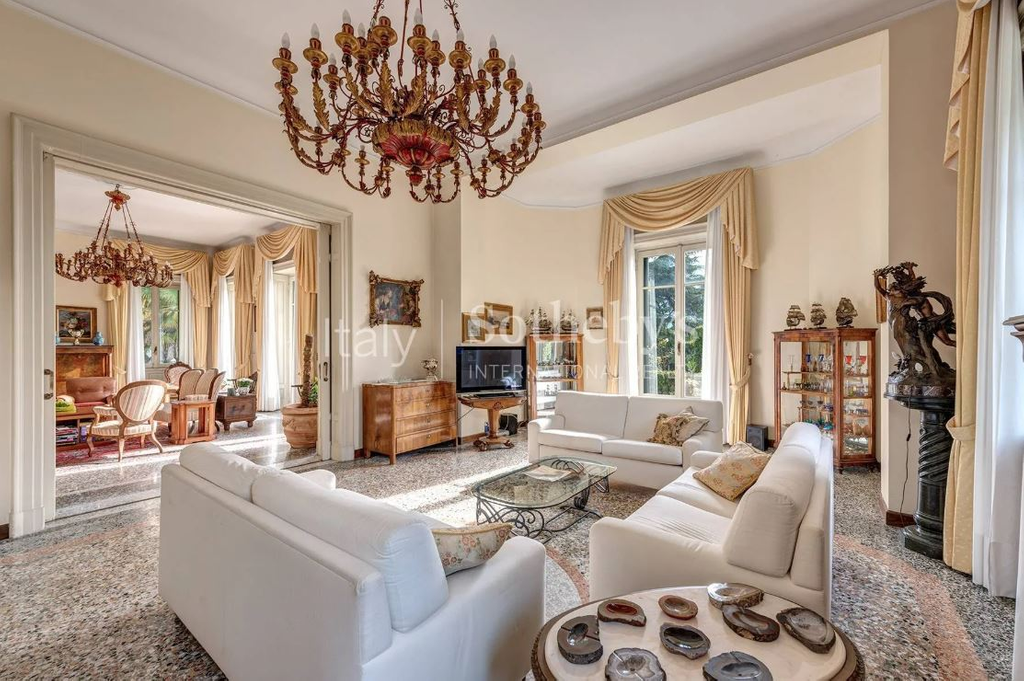 Вилла на озере Комо