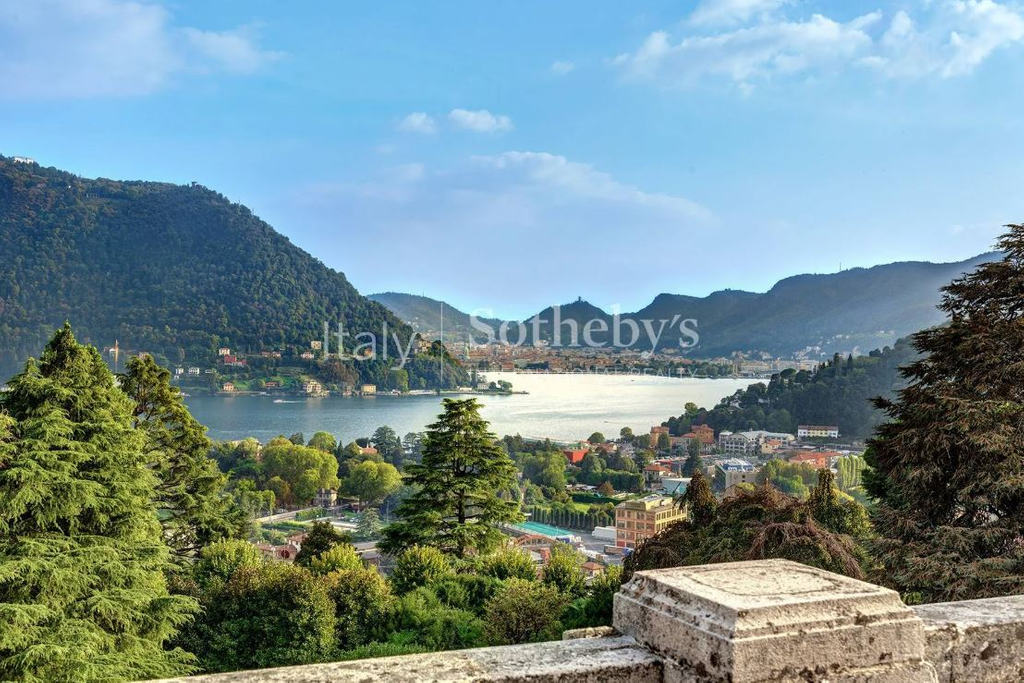 Вилла на озере Комо