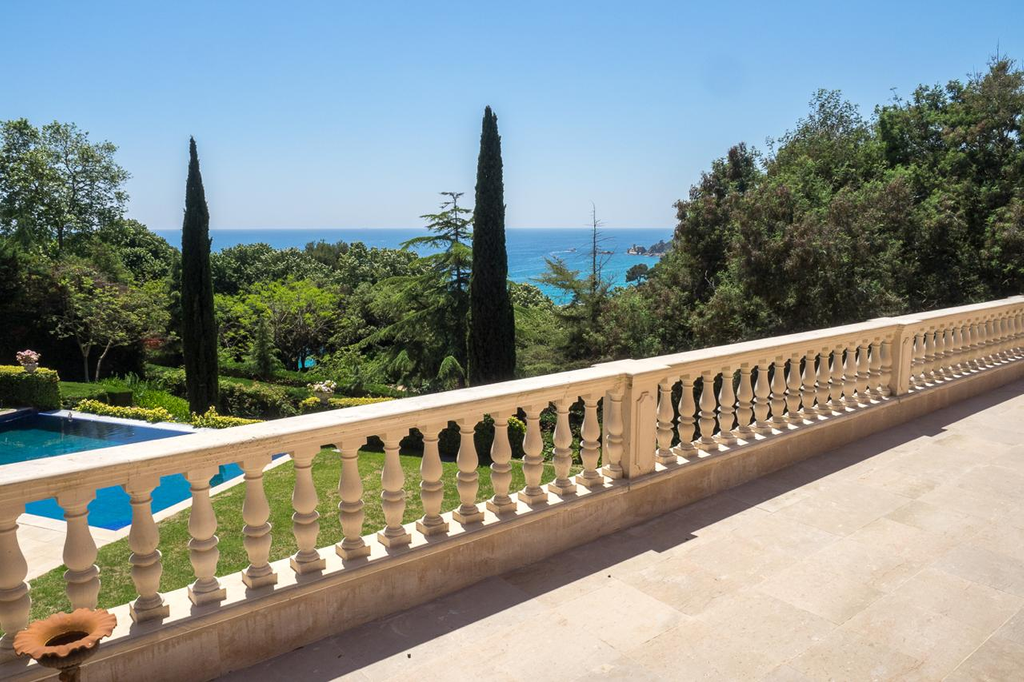 Прибрежная вилла в Льорет-де-Мар