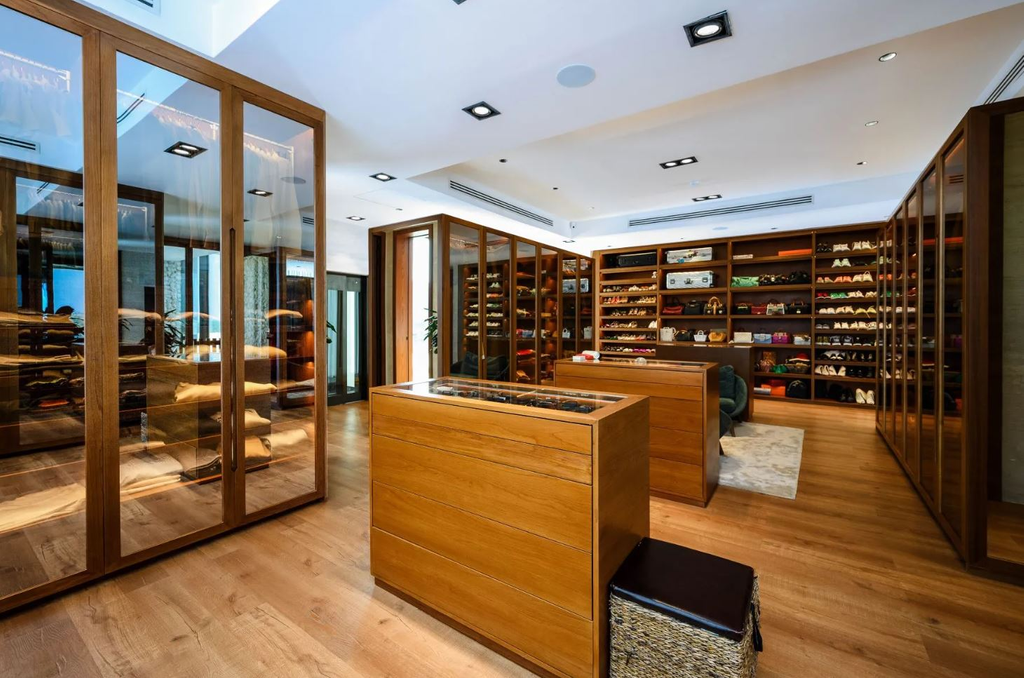 Вилла с 6 спальнями в Дохе