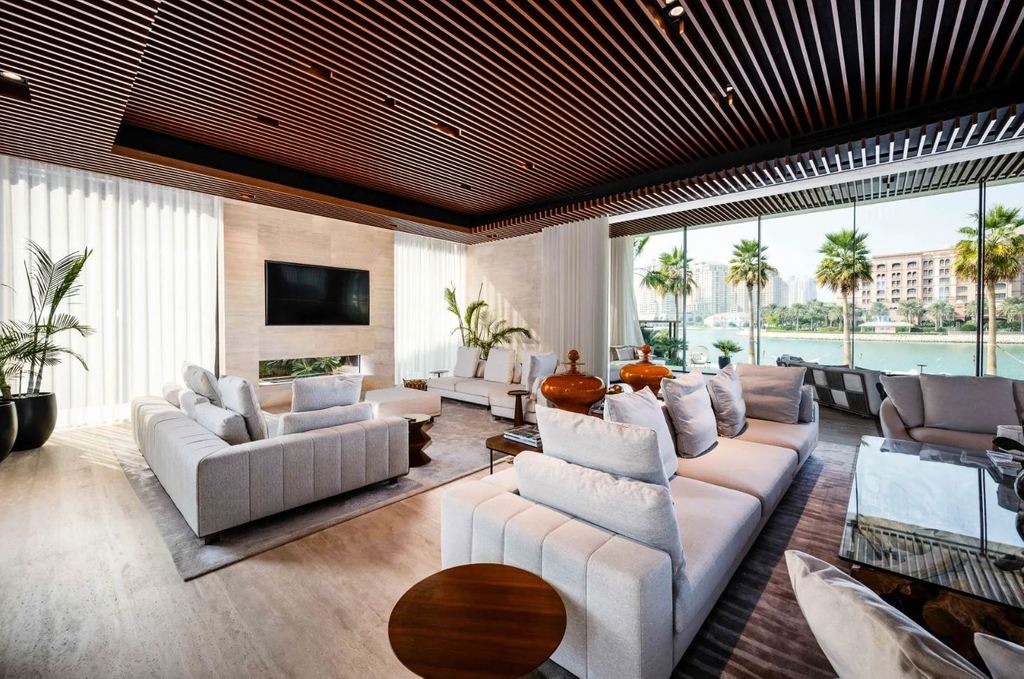 Вилла с 6 спальнями в Дохе