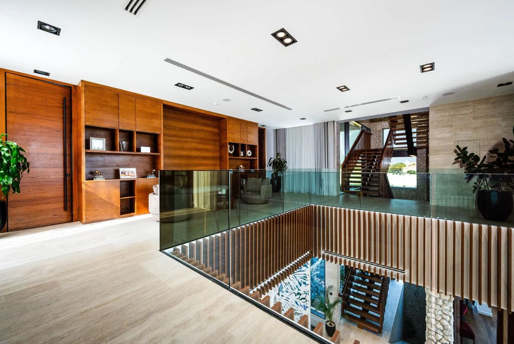 Вилла с 6 спальнями в Дохе