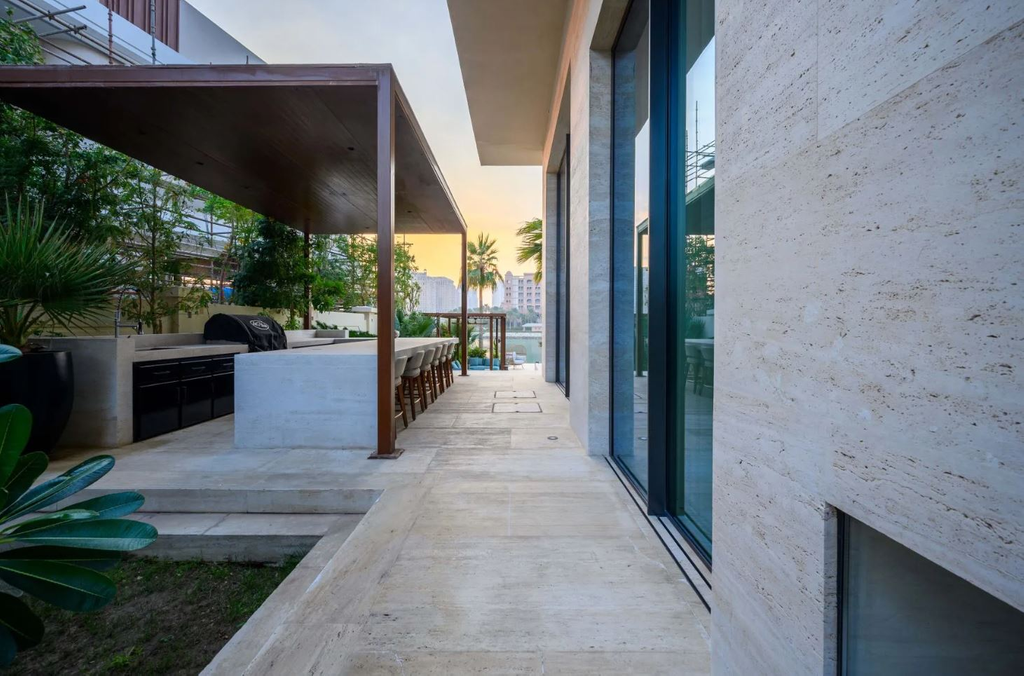 Вилла с 6 спальнями в Дохе