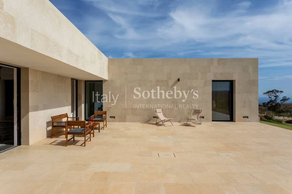 Вилла с 3 спальнями на Сицилии