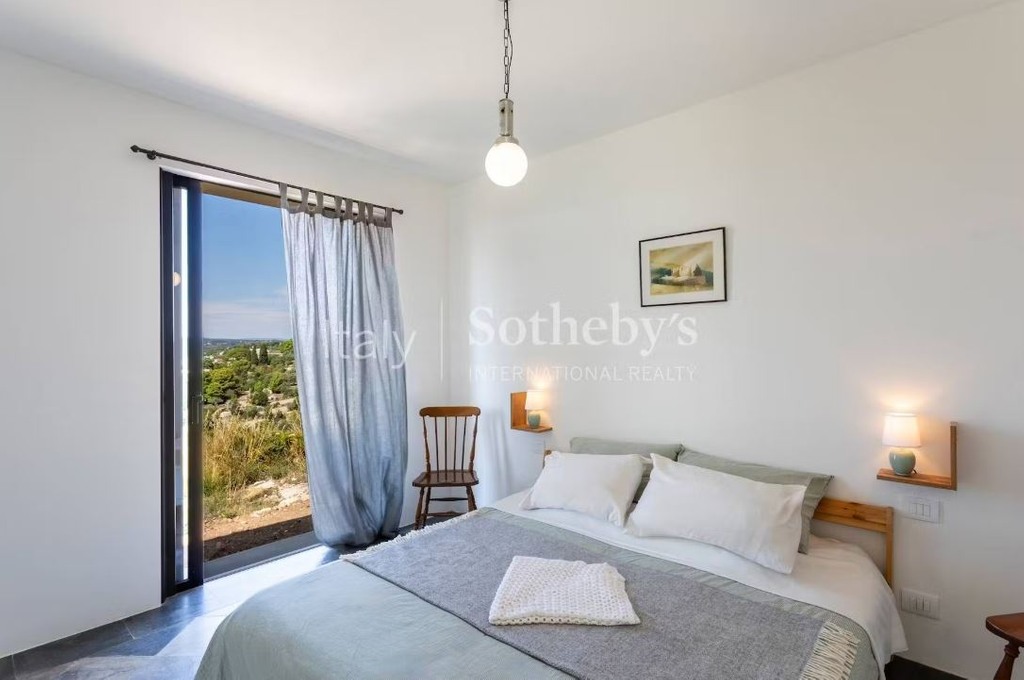 Вилла с 3 спальнями на Сицилии