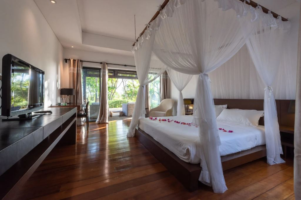 Вилла с 6 спальнями на берегу Индийского океана