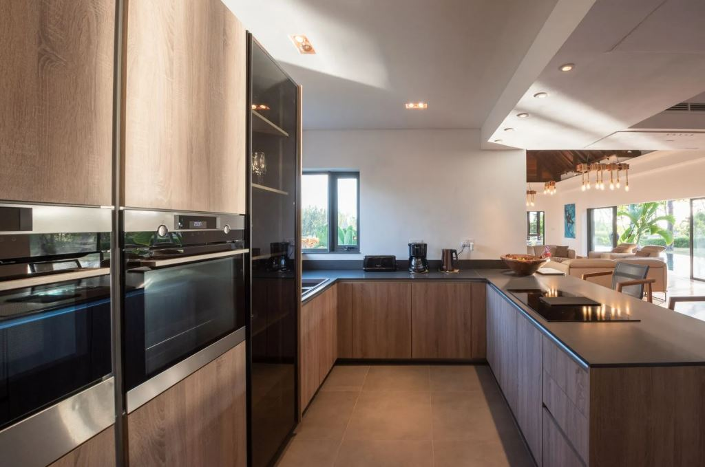 Вилла с 6 спальнями на берегу Индийского океана