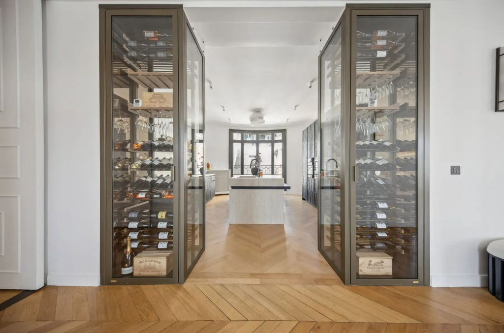 Апартаменты с видом на Эйфелеву Башню