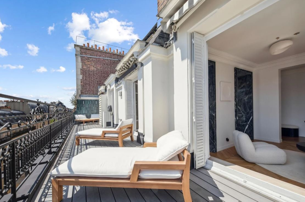 Апартаменты с видом на Эйфелеву Башню