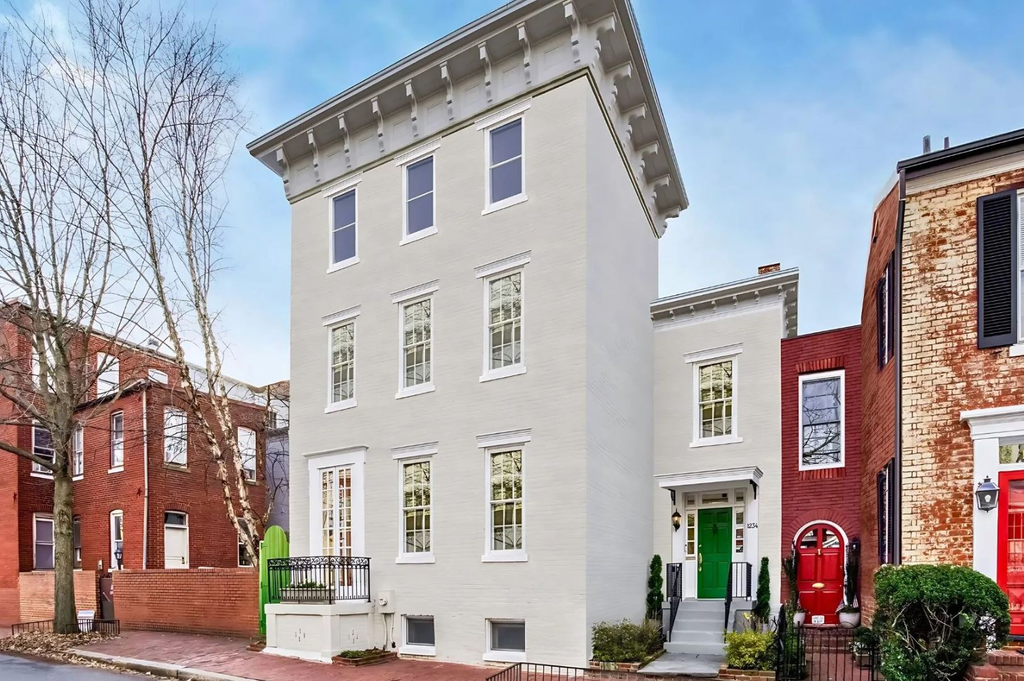 Таунхаус с 4 спальнями в Вашингтоне