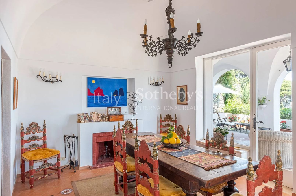 Вилла с 5 спальнями на Капри