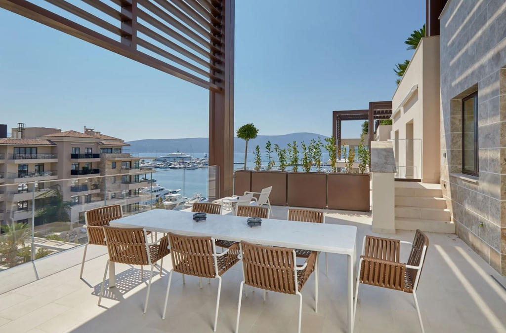 Апартаменты в Porto Montenegro