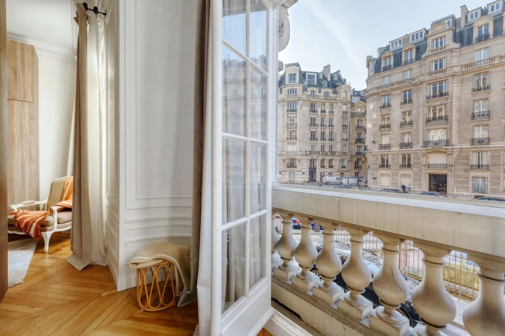 Апартаменты с 4 спальнями в Париже