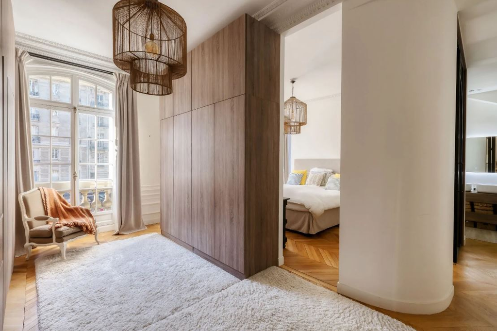 Апартаменты с 4 спальнями в Париже