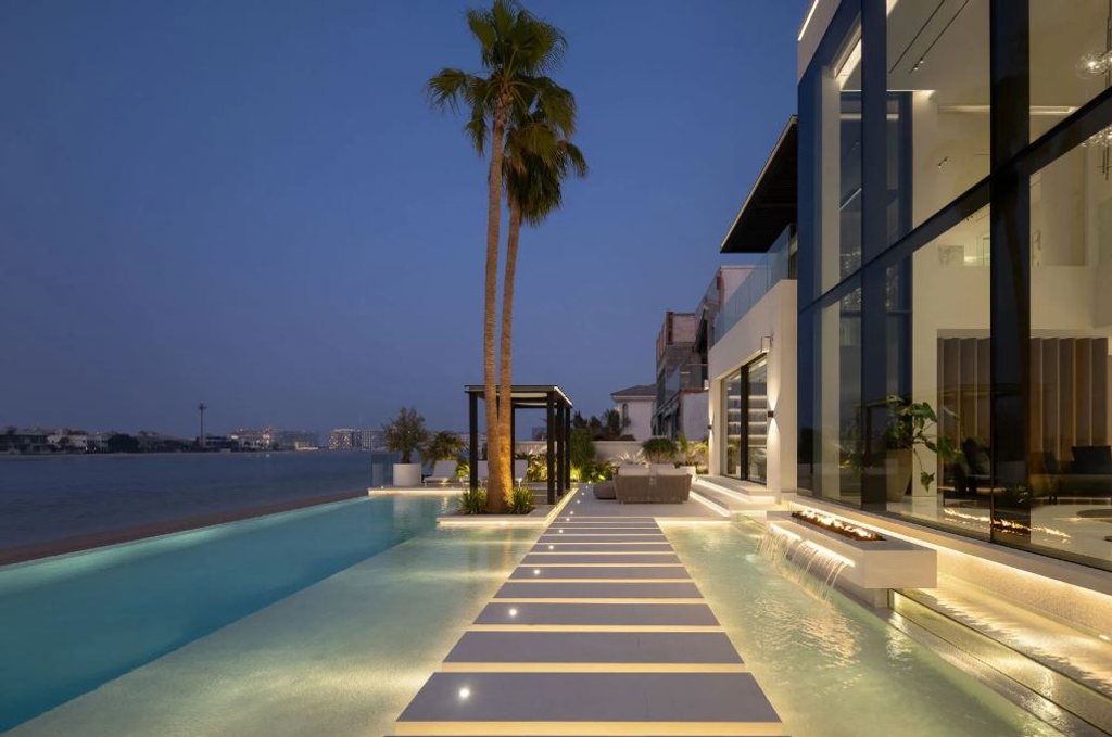 Вилла с 6 спальнями на Palm Jumeirah