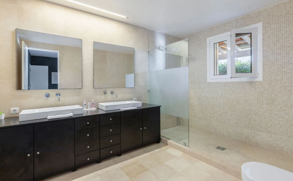 Вилла с 5 спальнями в Лиссабоне