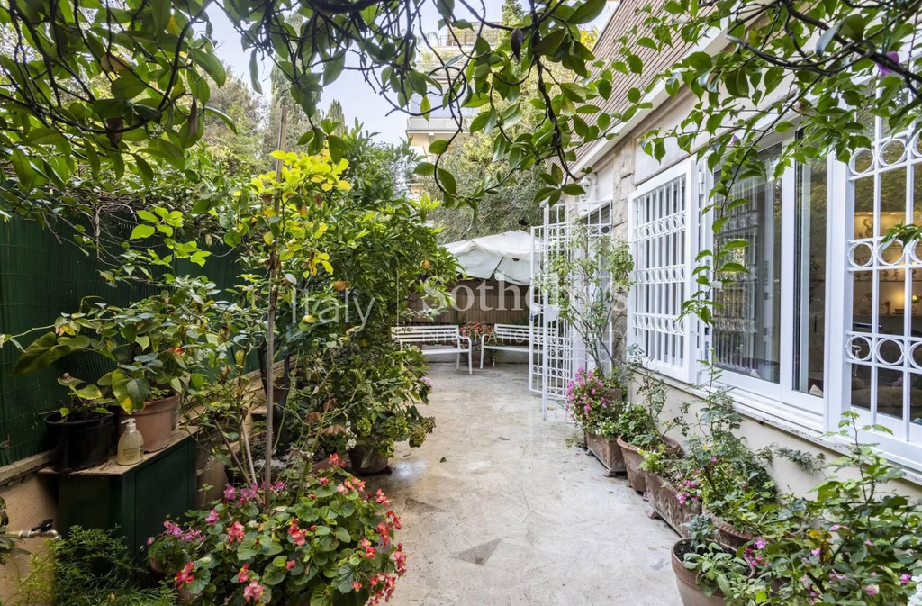 Эксклюзивные апартаменты в Риме