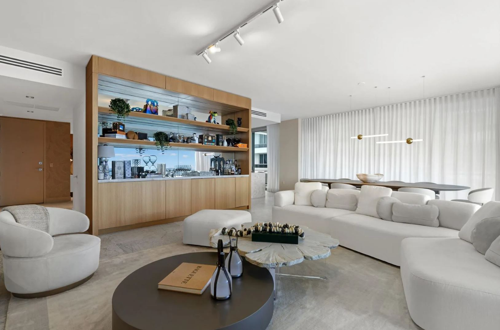 Апартаменты с 4 спальнями в Майами