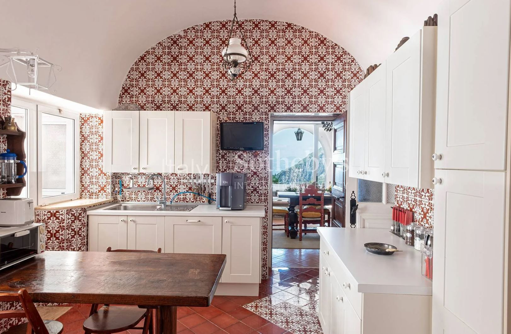 Вилла с 5 спальнями на Капри