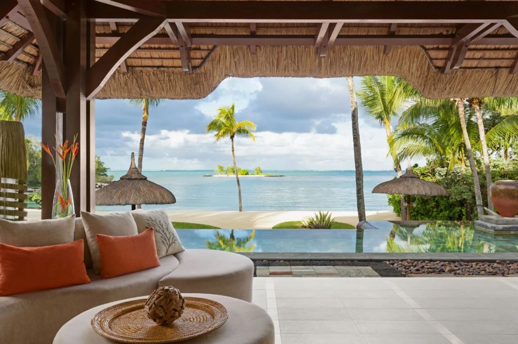 Вилла с 3 спальнями и частным выходом к пляжу