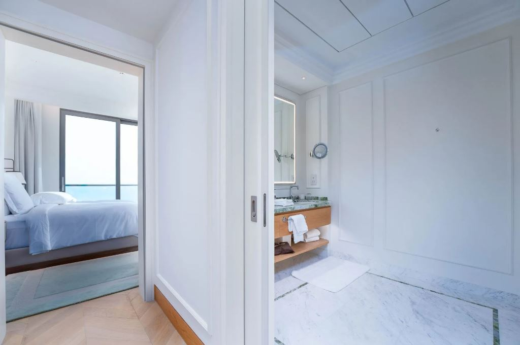 Апартаменты с 3 спальнями в Four Seasons