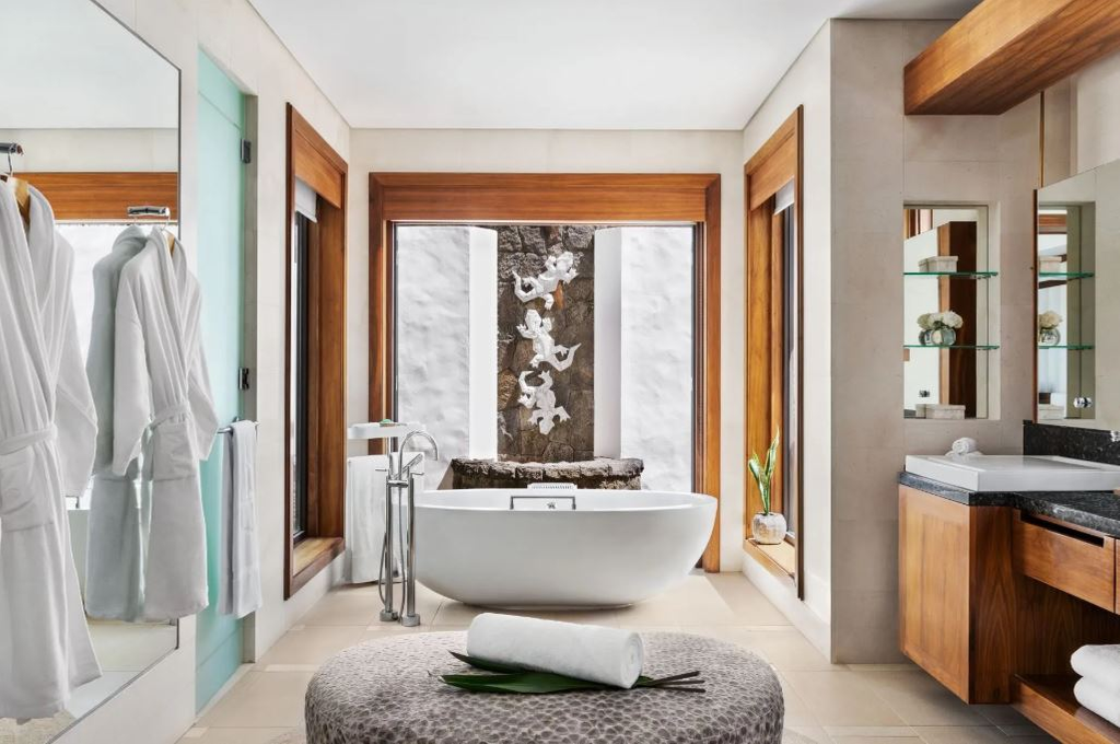 Вилла с 3 спальнями и частным выходом к пляжу