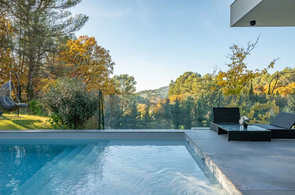 Вилла с 6 спальнями на Лазурном берегу