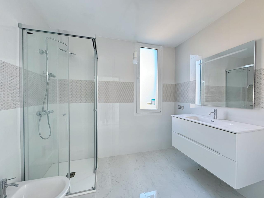 5-спальная вилла в Калонже