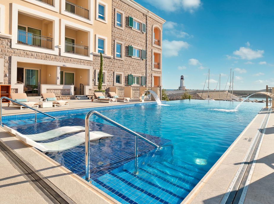 Резиденции в Lustica Bay