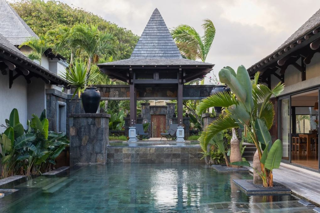 Вилла с 6 спальнями на берегу Индийского океана