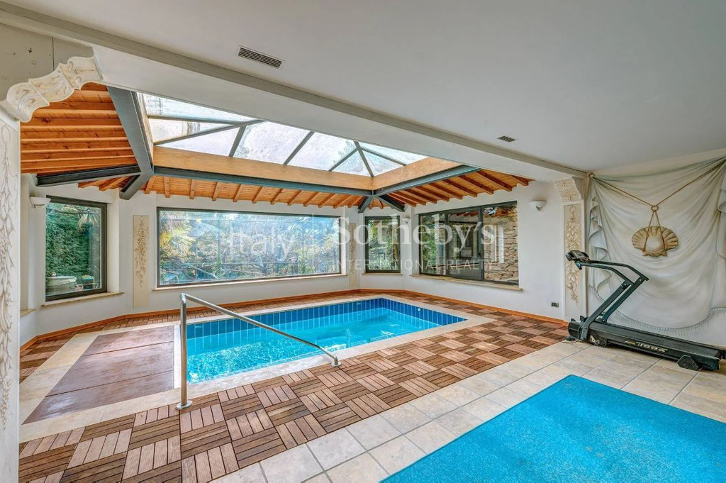 Вилла на озере Комо