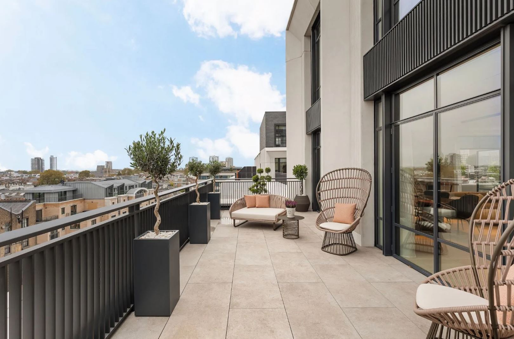 Двухуровневые апартаменты с 3 спальнями в Лондоне